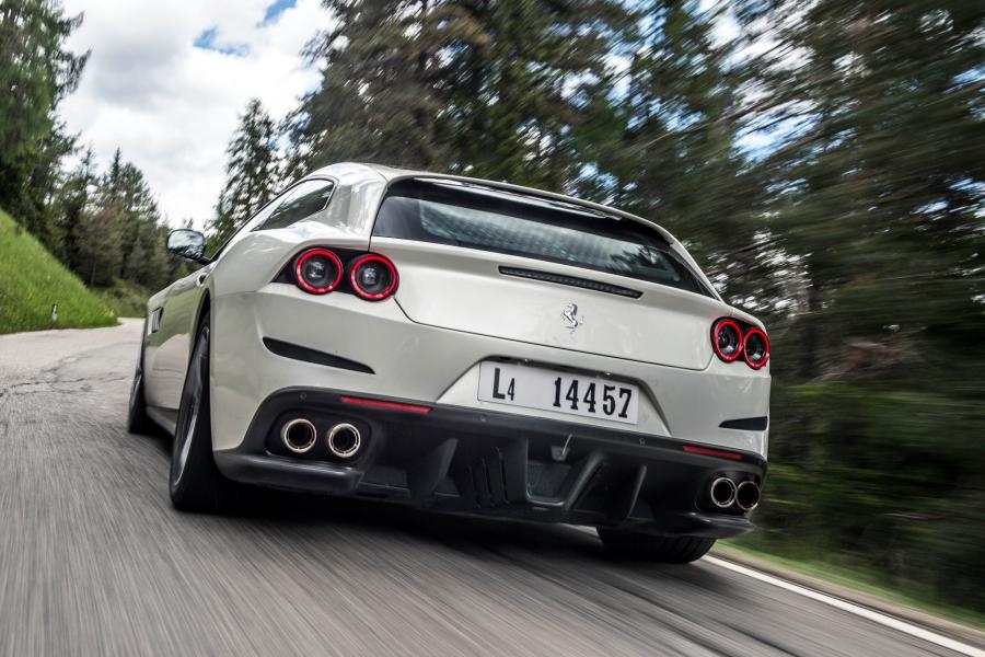  Ferrari GTC4Lusso 2016 года  (WW) (фото 33 из 58)